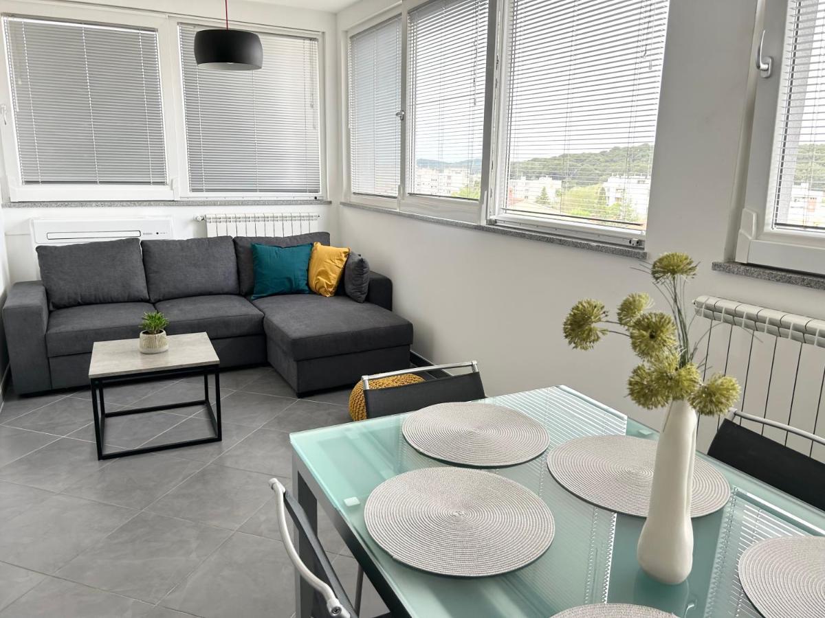 Flora Apartment